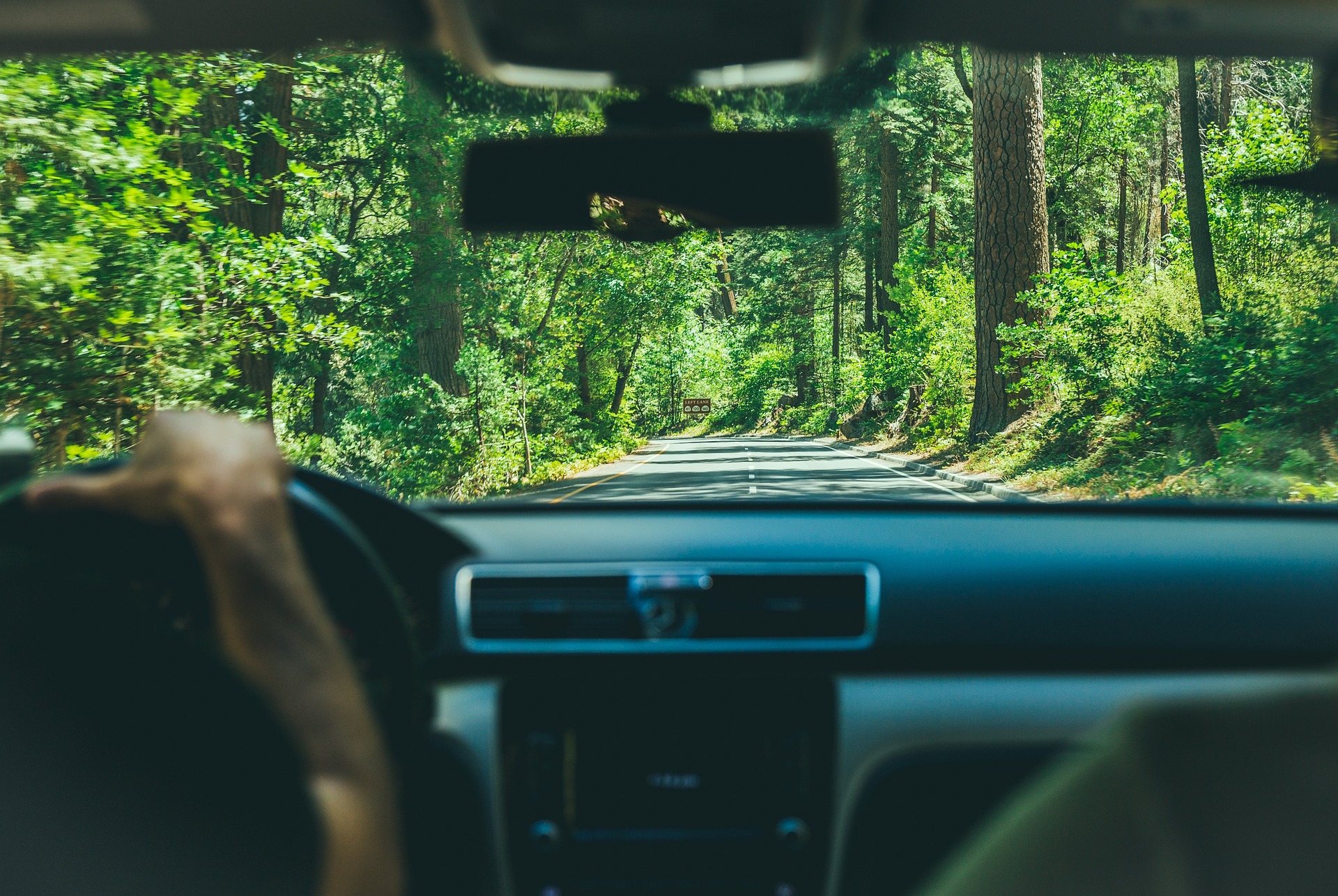The Ultimate Guide to Planning Family Road Trips with Kids - SmartStops family road trip guide with kids, family travel tips and gas stations with playgrounds